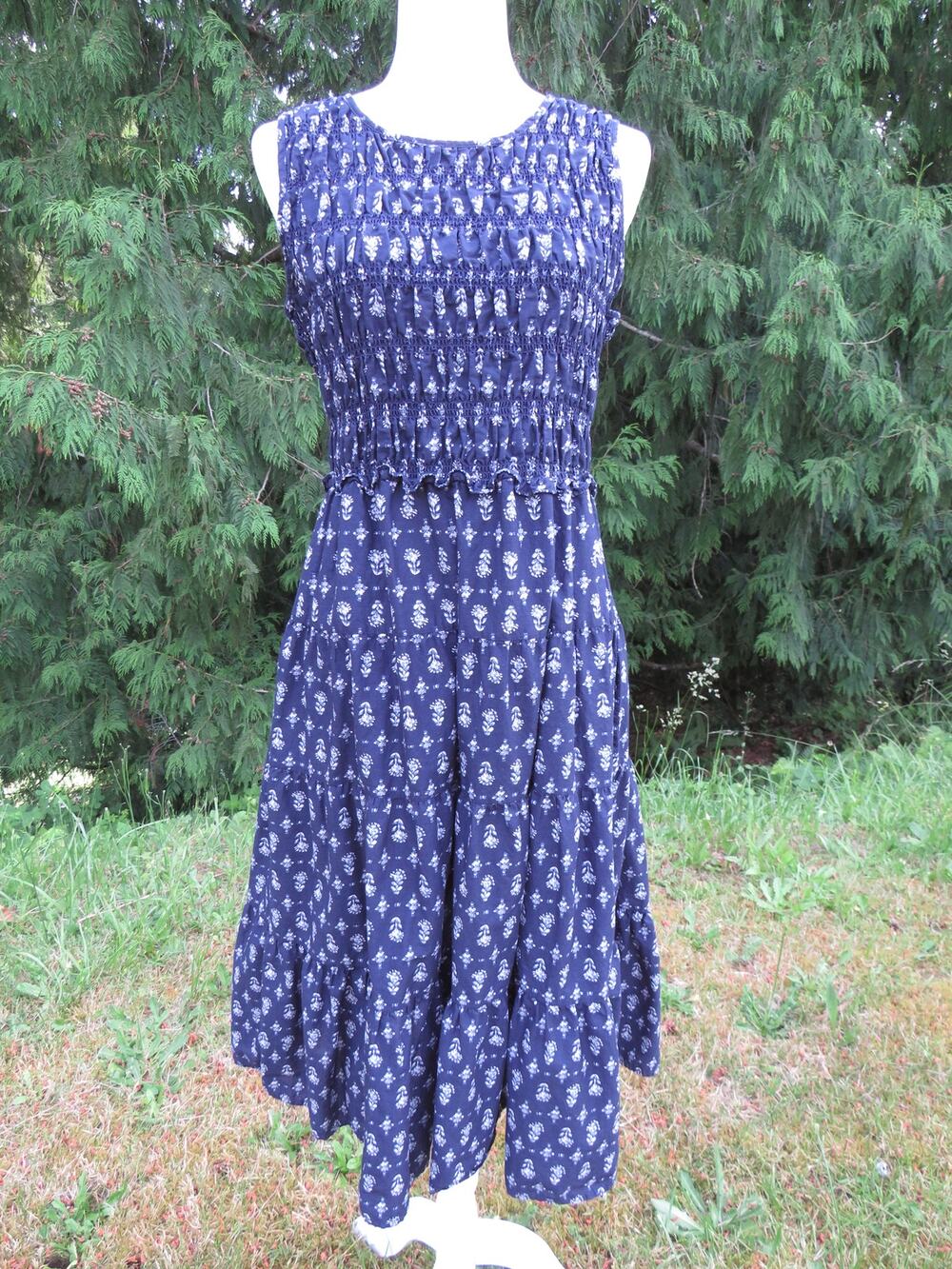 Beach Lunch Lounge Navy Floral Smocked Midi Dress Tiered Size Small Women's